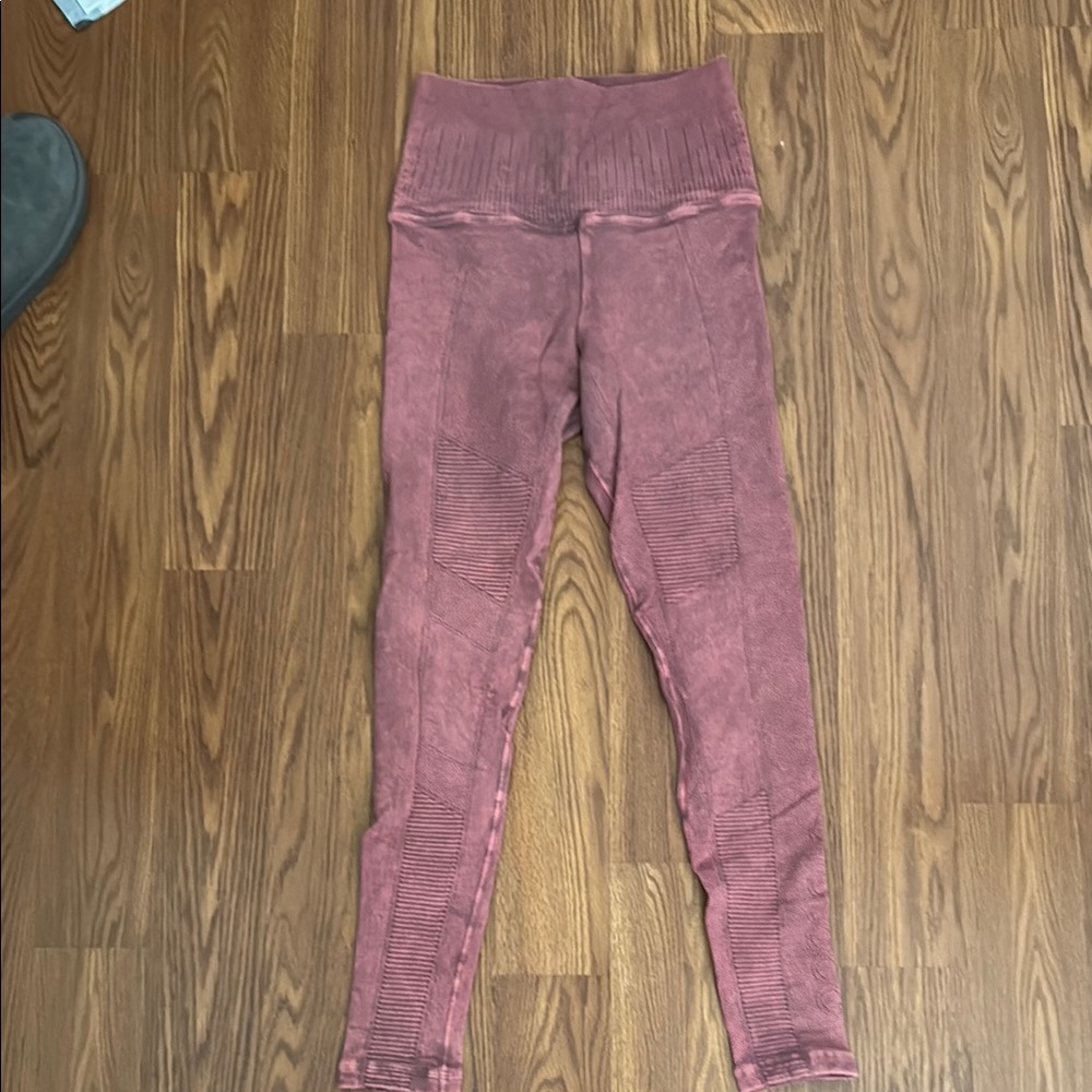 Avocado X Tone it up Avocado Mauve Leggings